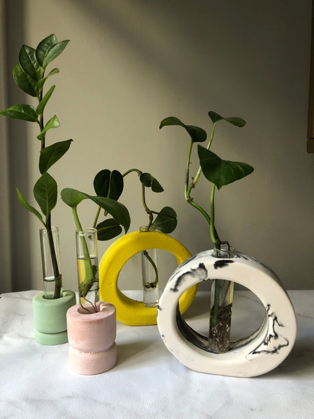 Monochrome marble propagation station