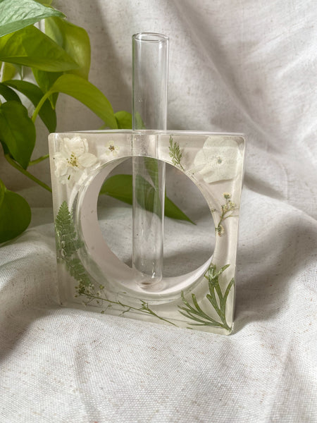 White floral propagation station
