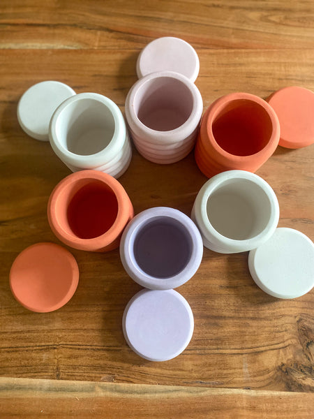 Bubble jar with lid