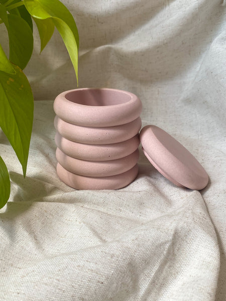 Bubble jar with lid
