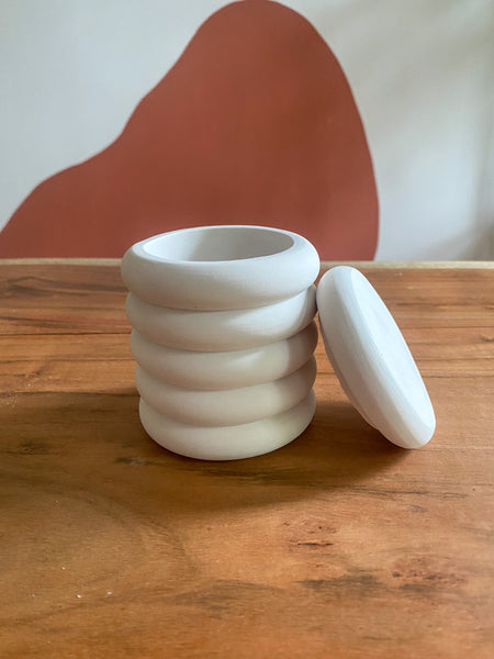 Bubble jar with lid